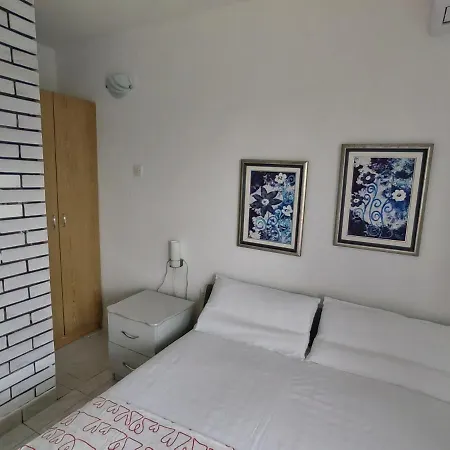 Apartment Vejo *